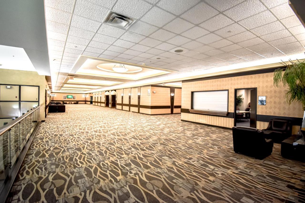 Canad Inns Destination Centre Club Regent Casino Hotel Winnipeg Buitenkant foto